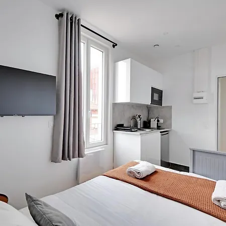 Studio Cozy - By Aleroy, - 1 Bed Room 2 People アパート